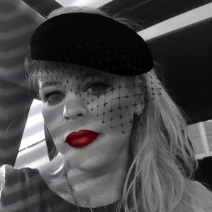 VINTAGE CLOTHES & RETRO STYLES